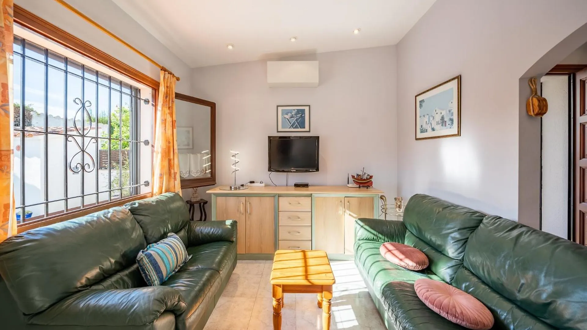 Well-Equipped Villa In L Escala L' Escala